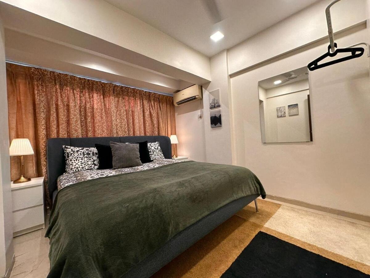 Sperb 4 Bedroom Apartament Bombaj